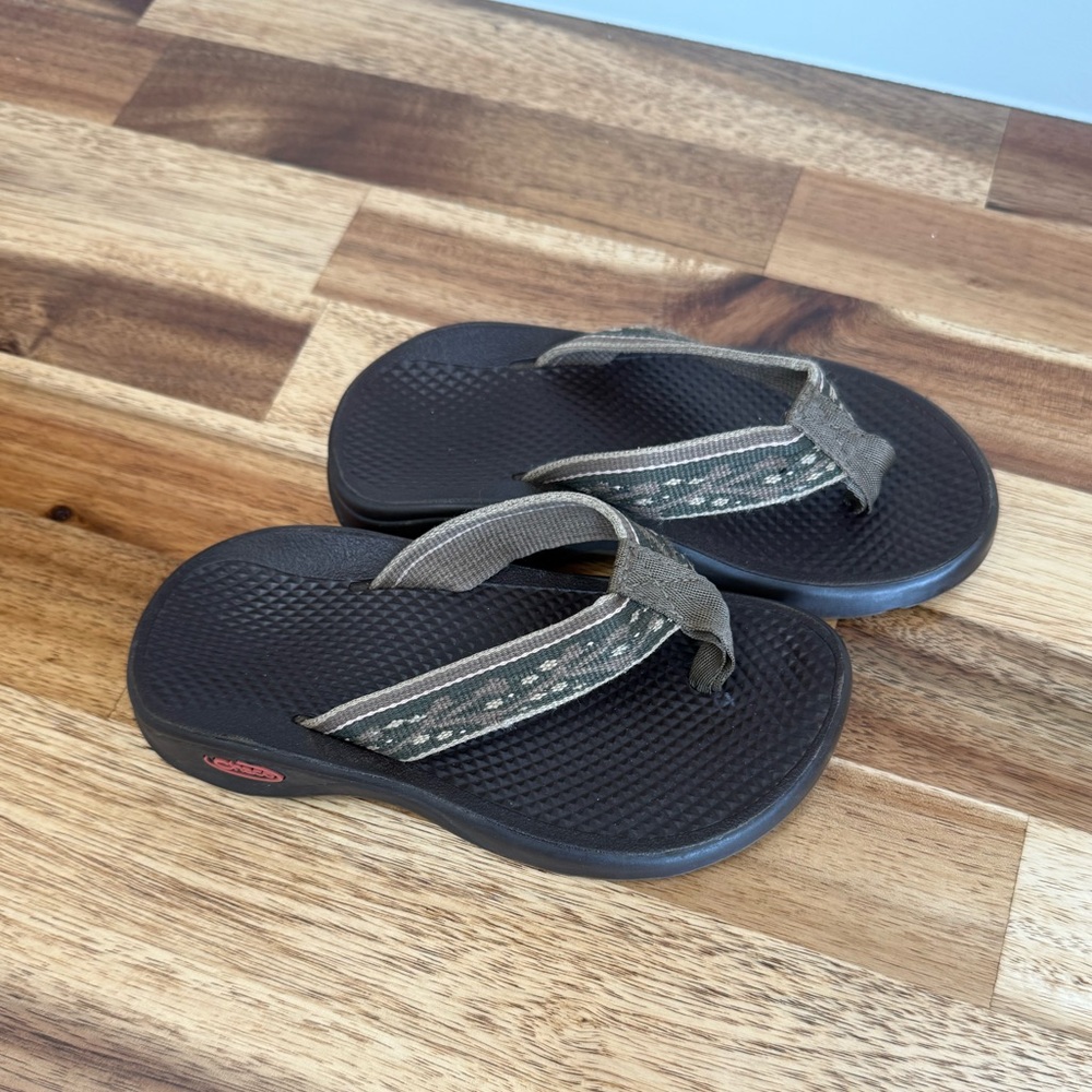 Chaco Camouflage Black and Brown Flip Flops